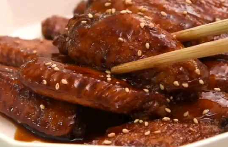 #美食秀场#好吃又好做的家常可乐鸡翅!