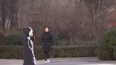 2018年12月13日上午,记者在朝阳区天鹅湾小区附近,见到了几位被骗的事主。几位事主口中