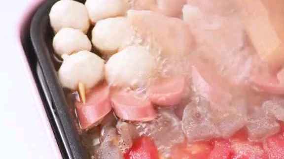 #春碗大咖秀#  冷空气来袭,气温骤降。更需要在家里煮上一锅关东煮啦热气腾腾,方便又美味～