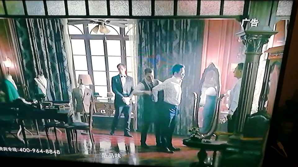 8848钛金手机 央视投放的广告???????????????? 感觉不输爵士华为mate系列广告(爵士人生)啊