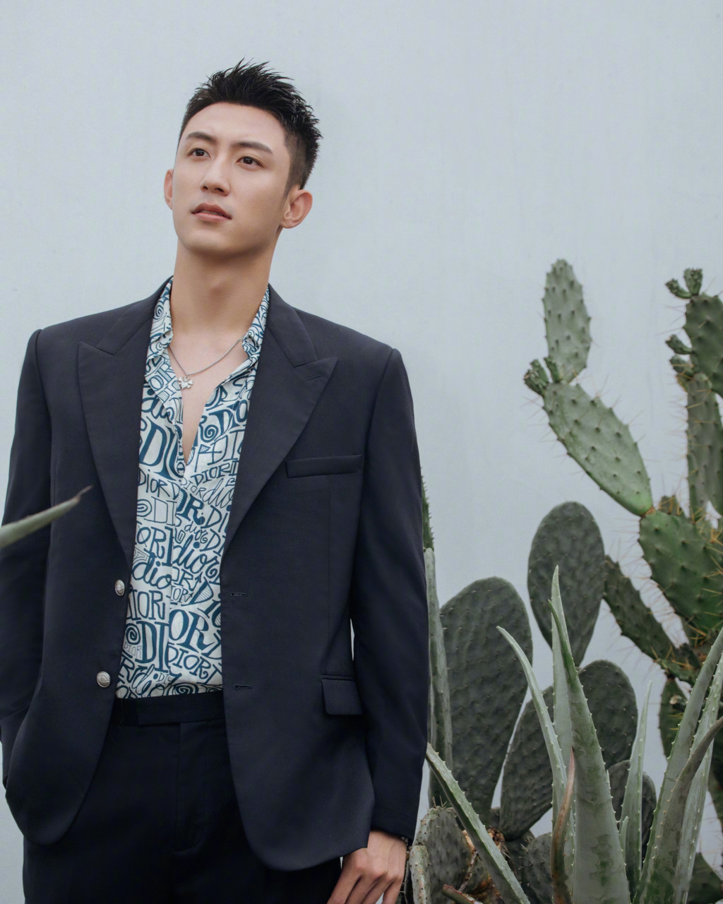 迪奥二零二一夏季男装感谢dior迪奥 邀请,很荣幸能够感受这非凡之旅.