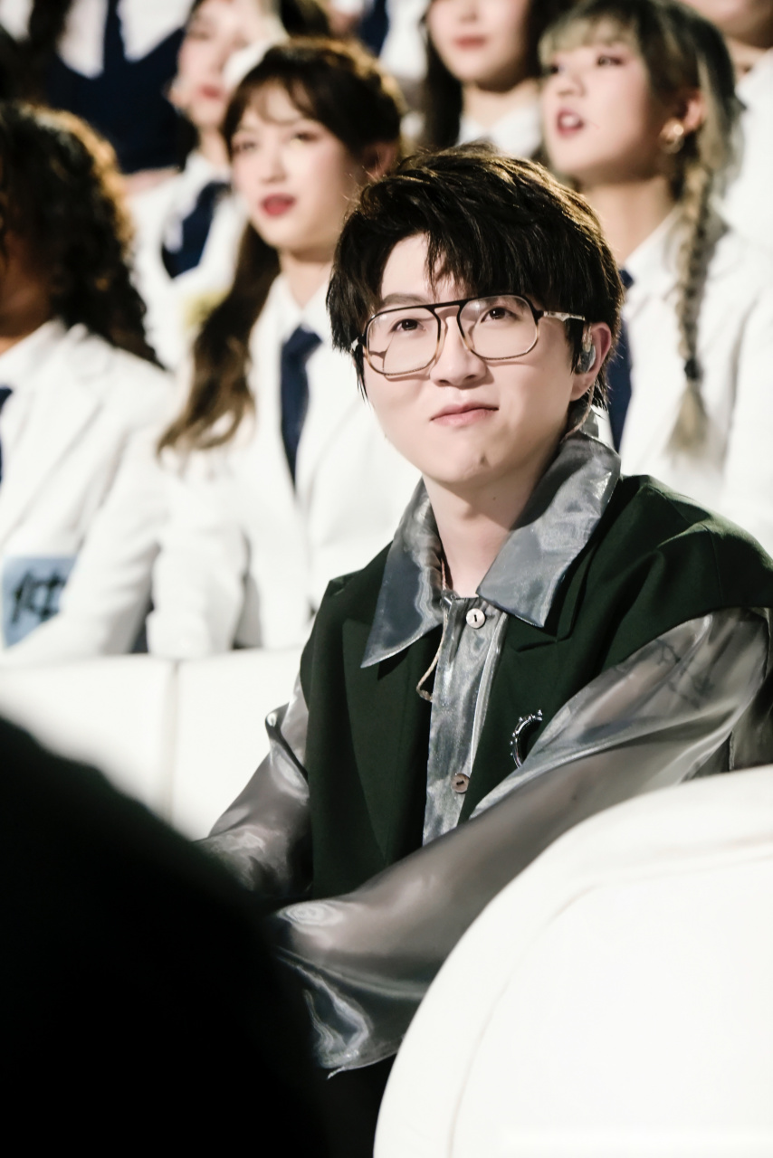 毛不易@毛不易创造营2020 @创造营2020 成团夜直播马上开启[期待]