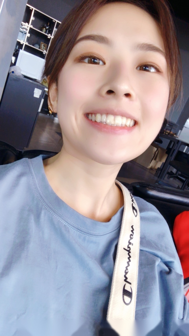 我就是想发个自拍[兔子] 营业一下~ abby芶雯靖