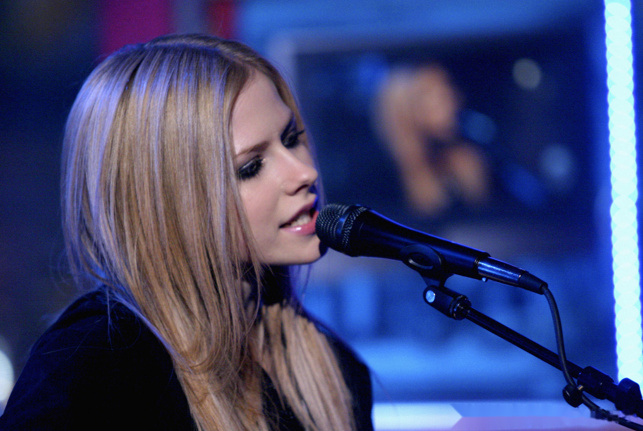 艾薇儿的演唱会跟世界杯一样难等,但是遇到现在的情况,取消是安全起见