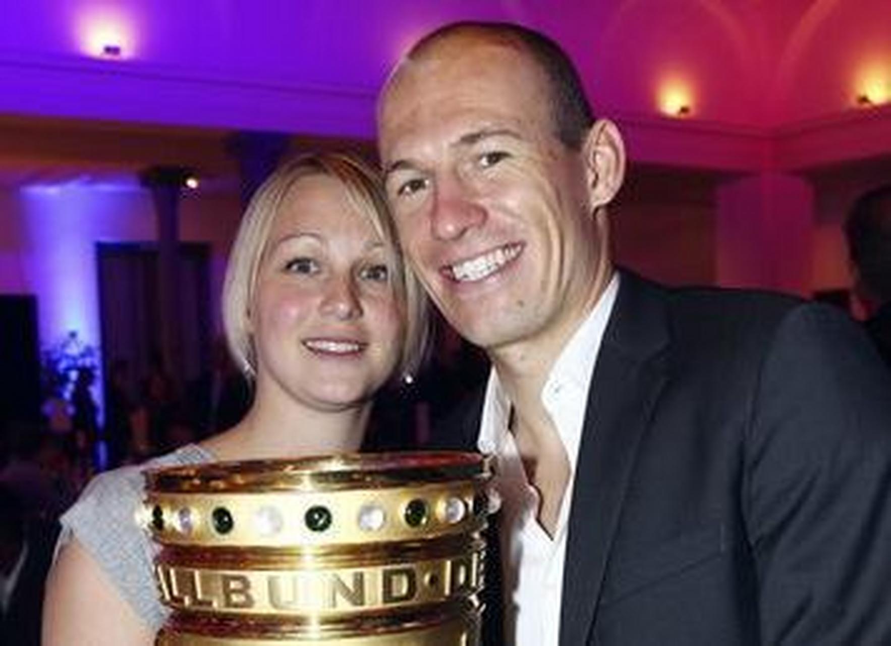 罗本:我妻子曾感染新冠病毒,现已康复 罗本:"病毒实际上就在我们身边