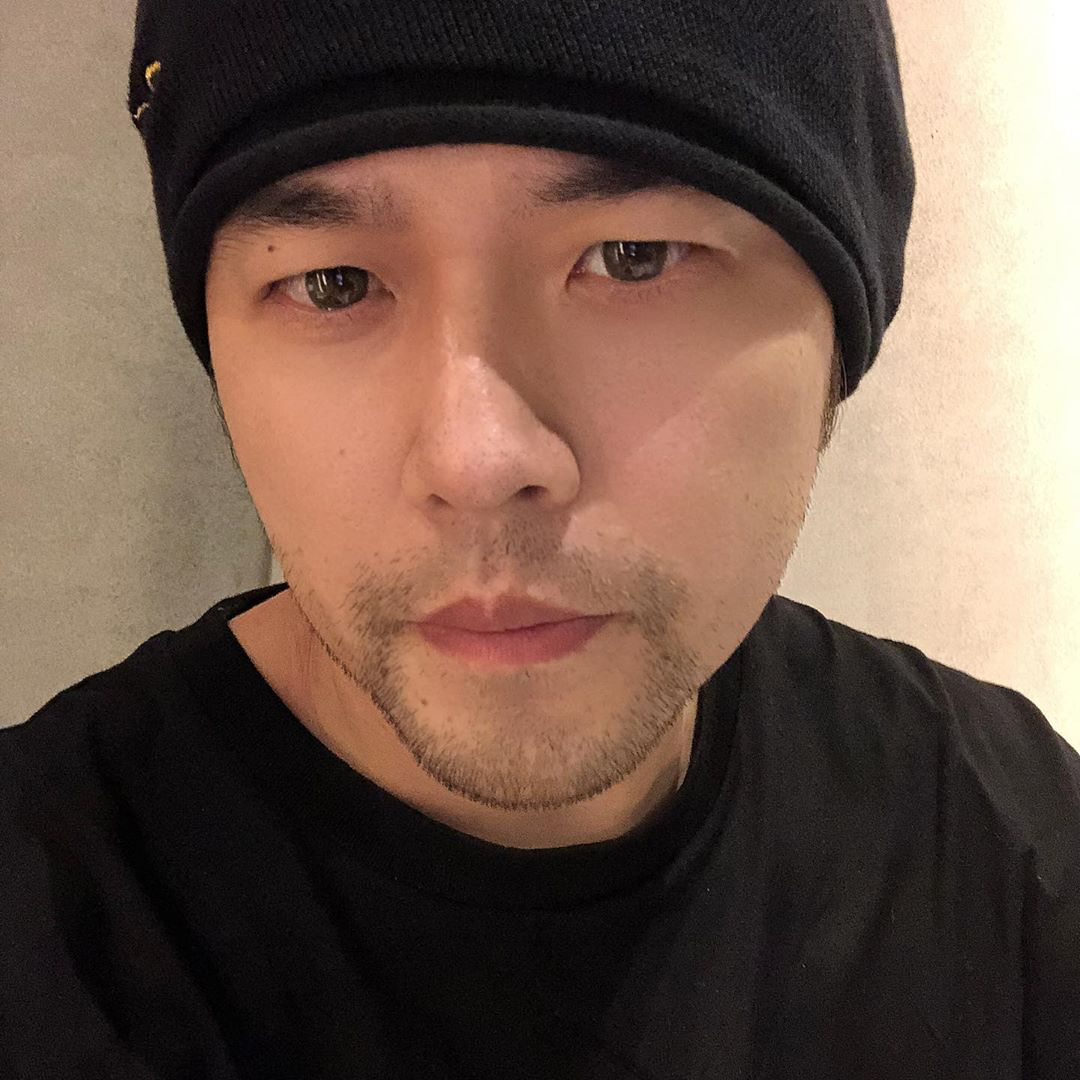 周杰伦晒自拍,哥又瘦了[期待][期待][期待]