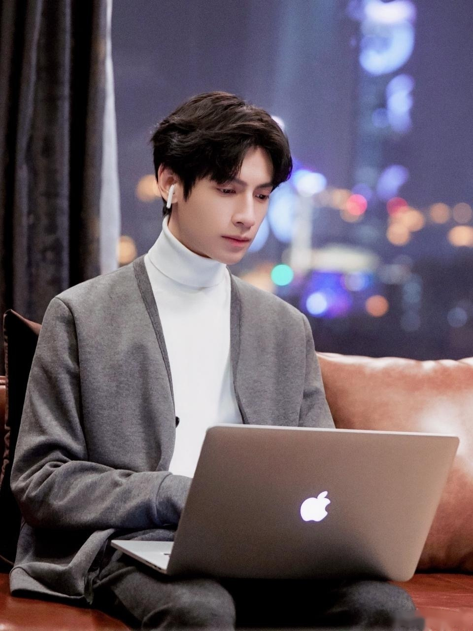 罗云熙《半是蜜糖半是伤》里的袁帅简直就是完美男友理想型!