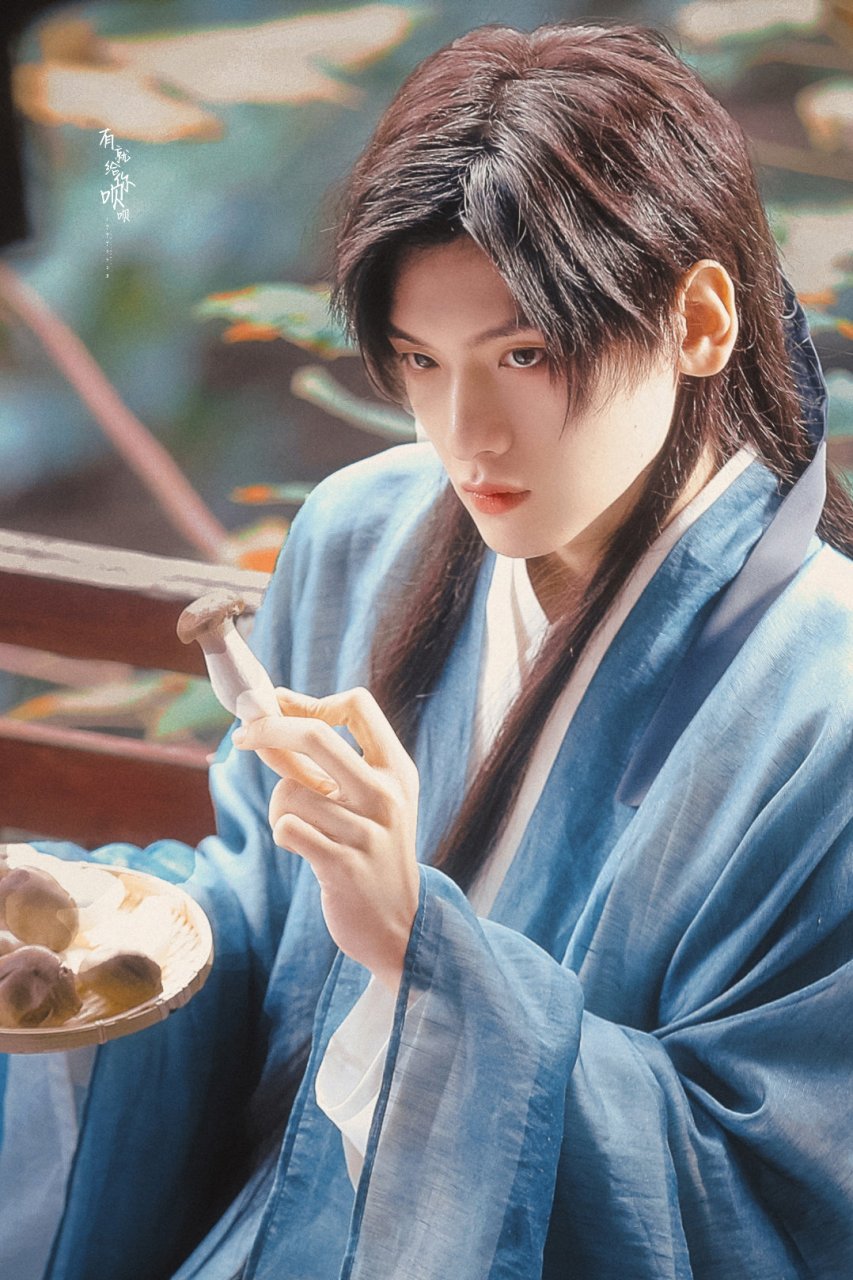 [心]@翟潇闻 @翟潇闻 确认过了,古装的@翟潇闻 =人间仙子[爱你][爱你]