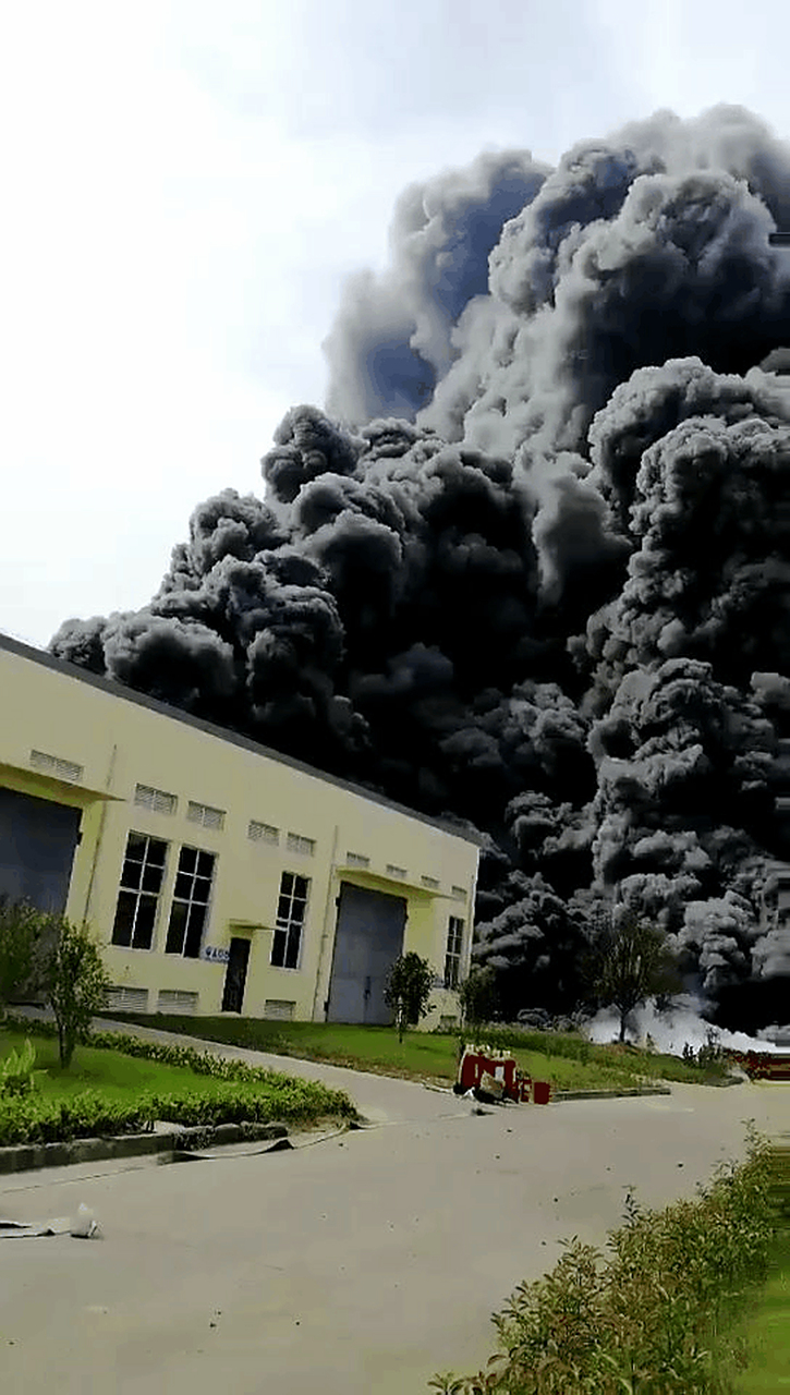 【苏州高新区一日资公司,加贺迟山电子发生火灾,浓烟似龙卷风】7月19