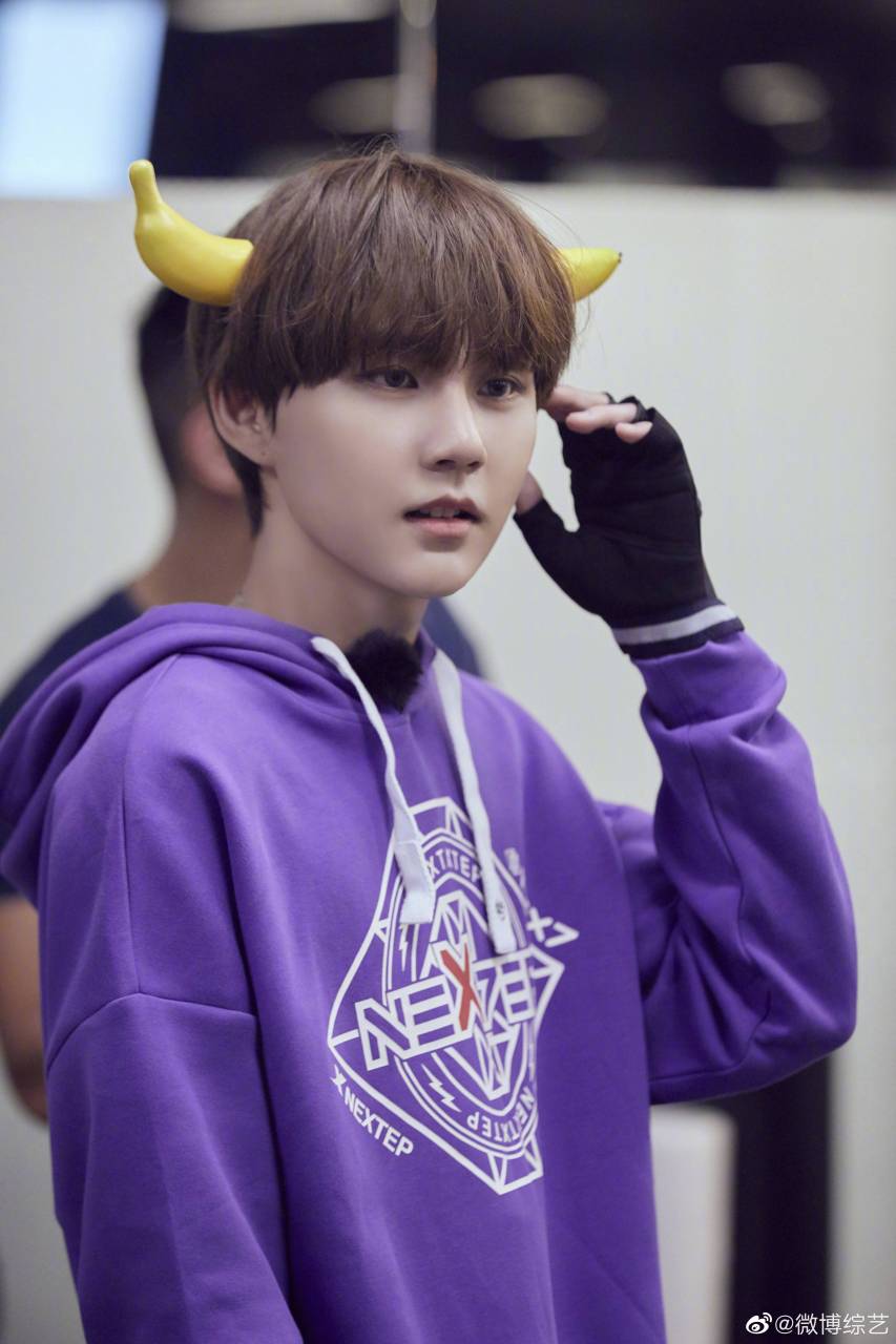 上午有人爆料乐华七子next组合成员@李权哲参加优酷综艺亚洲超星团