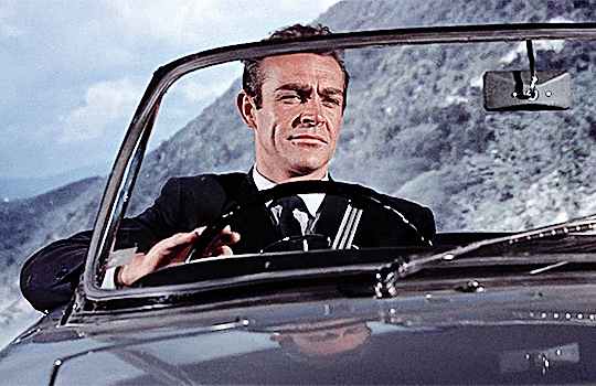 热映电影 《007之诺博士》1962年.