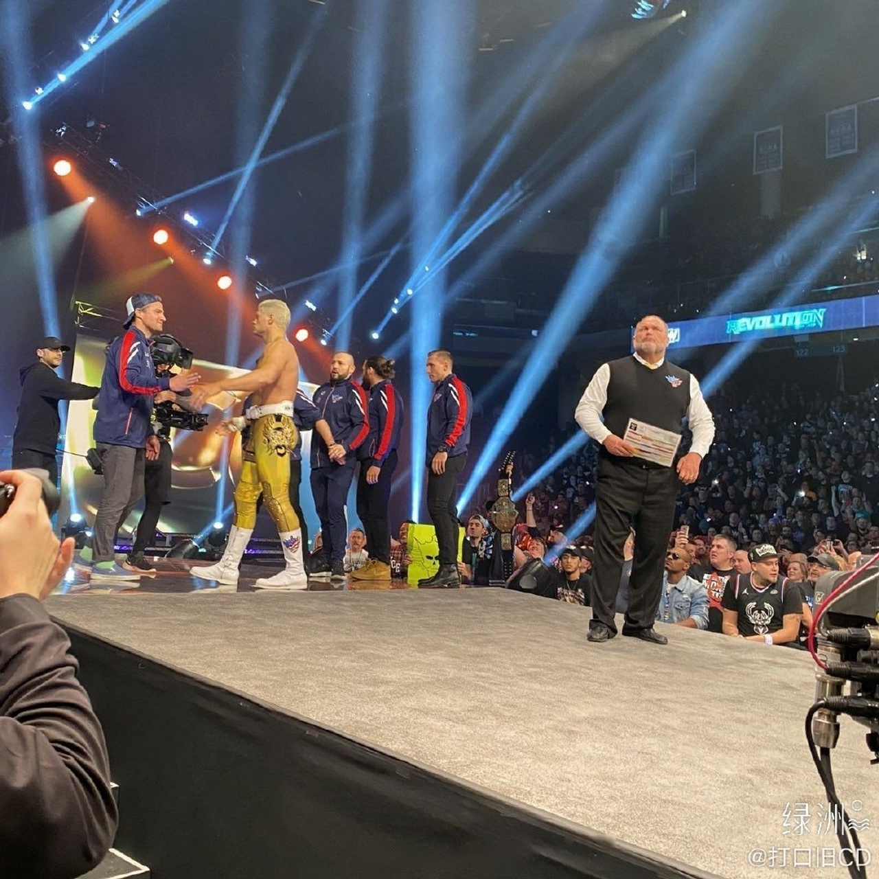 "绿箭侠"你糖哥斯蒂芬·阿梅尔再次同aew摔跤巨星cody rhodes一起于