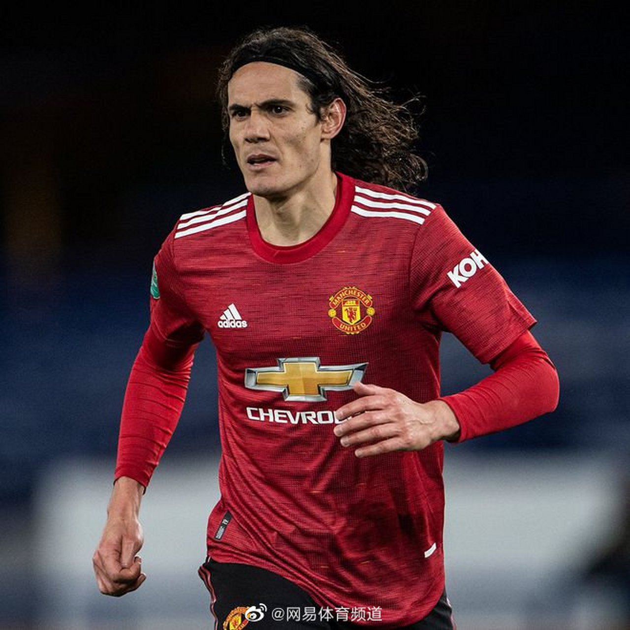 英足总宣布对曼联前锋卡瓦尼做出禁赛3场 罚款10万英镑的处罚,原因是