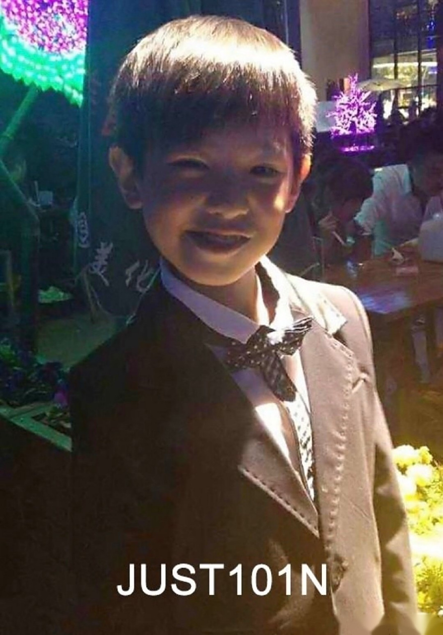 从小到大可可爱爱的justin黄明昊[大笑]