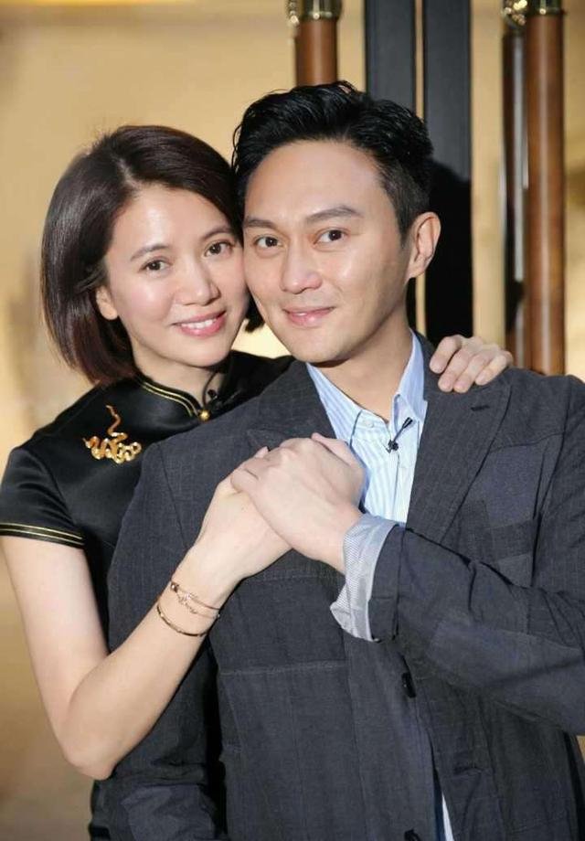 张智霖之所以发表如此感叹自然是情有可原,据他晒出的照片来看,穿着