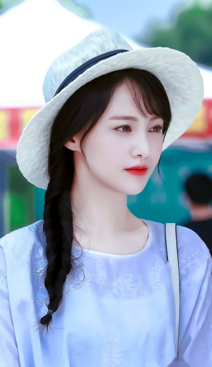 今日凌晨郑爽郑爽发文称已于2019年1月底与商务达成口头协议结束专属