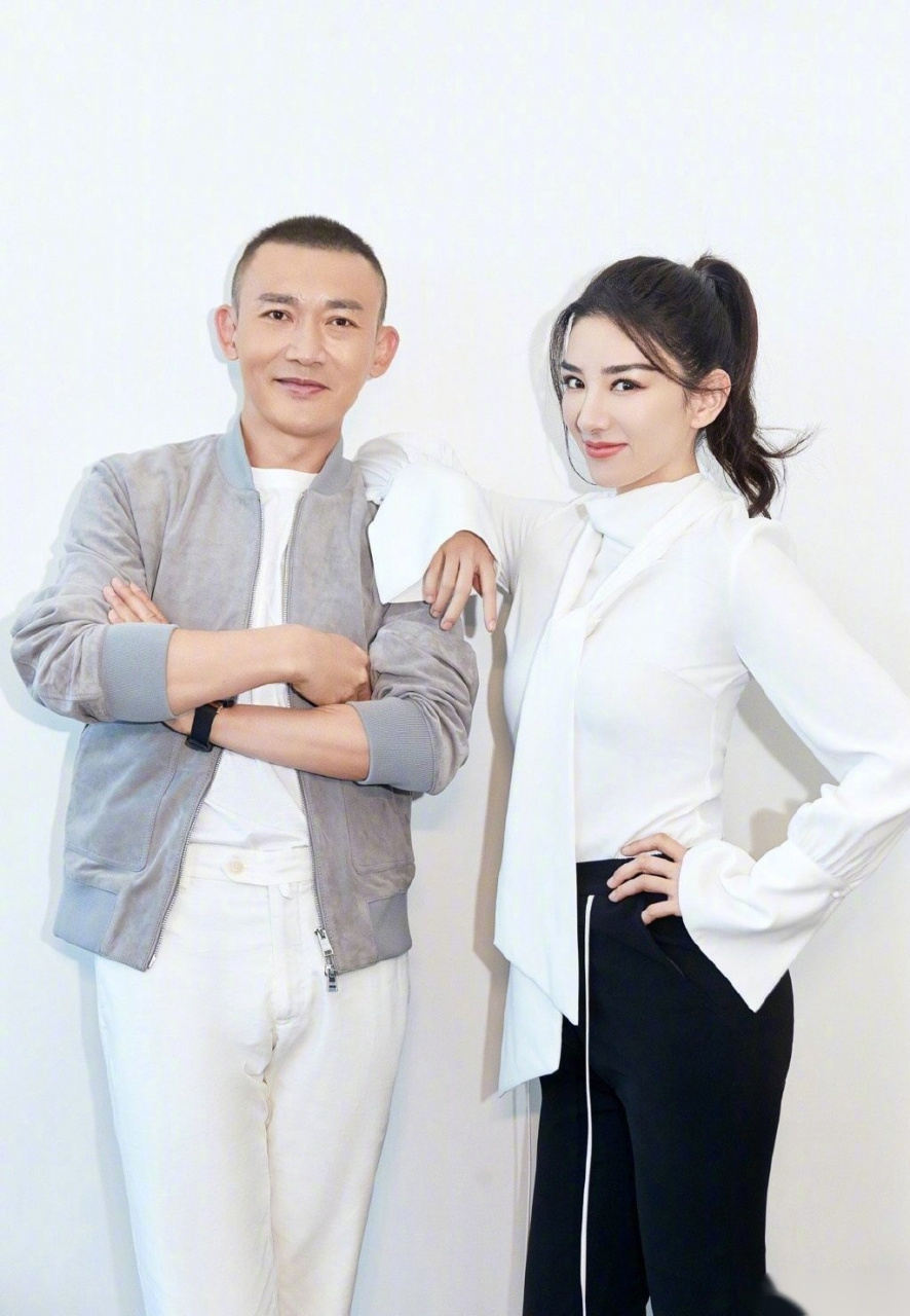 黄奕聂远同框# 黄奕聂远世纪同框,聂远和黄奕曾谈过恋爱,两人合作的