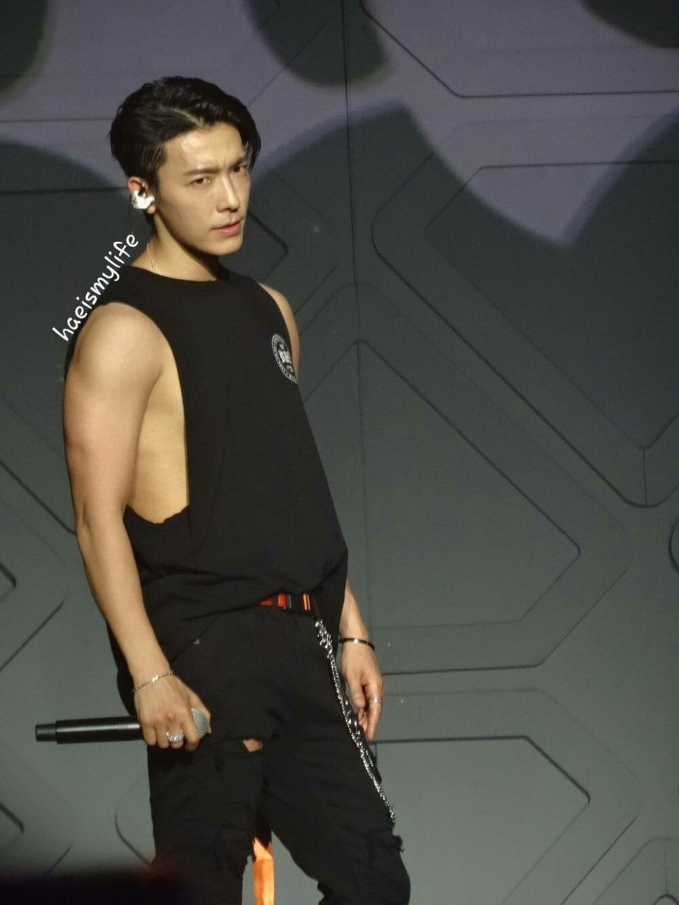 李东海身材 穿衣显瘦脱衣有肉,就是这样的[色]