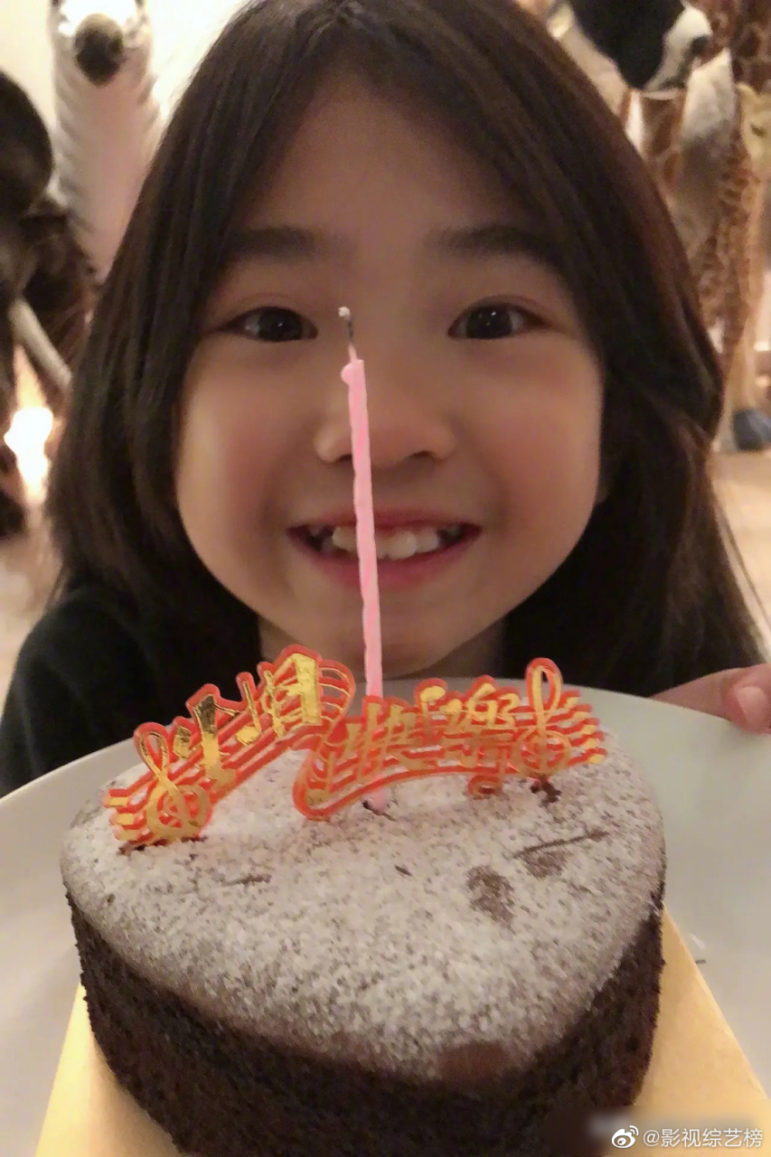 曹格女儿grace长这么大了,已经十岁了.