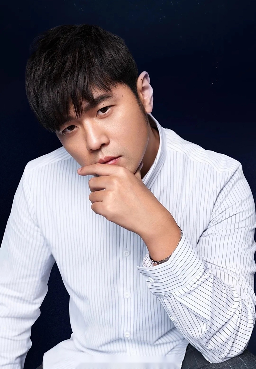 周杰伦##周杰伦代言海澜之家# 周杰伦最新代言海澜之家帅气写真图