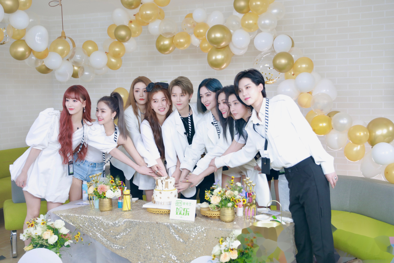 小莫来返图了!   the9 回娘家啦～  姐姐们可可爱爱!