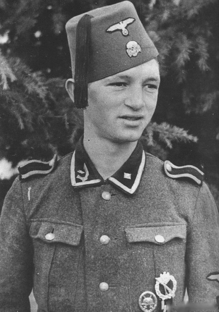 党卫军圣刀师是ss头子希姆莱为了挑拨波斯尼亚境内的民族仇恨,于1943