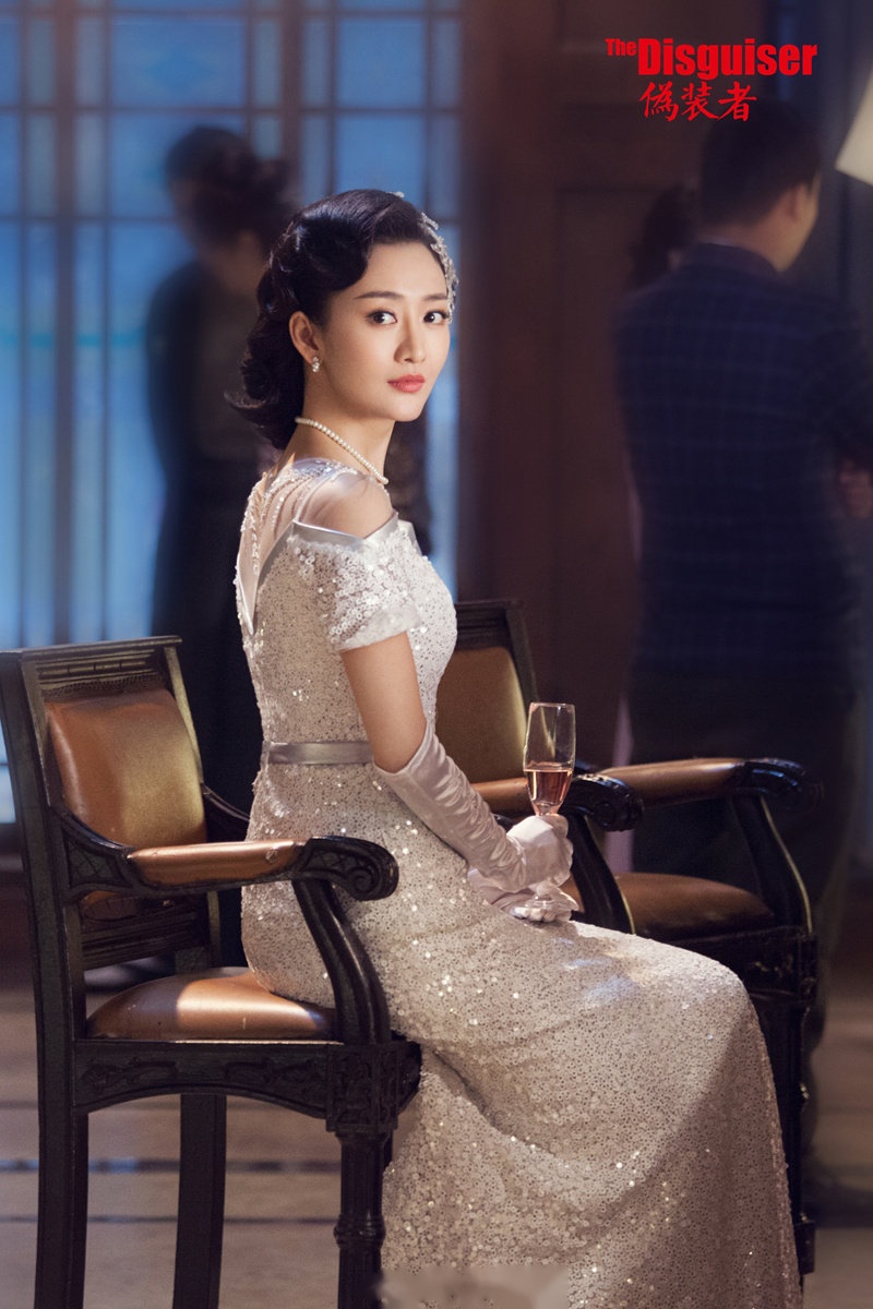 王鸥凭借出演《伪装者》中的汪曼春,一举获得第22届上海电视节白玉兰