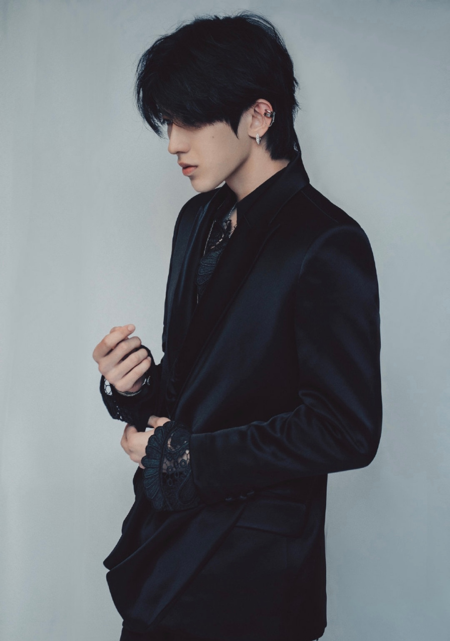 摩登兄弟刘宇宁,蔡徐坤,范丞丞,李振宁,任豪,严浩翔,李斯丹妮,喻言