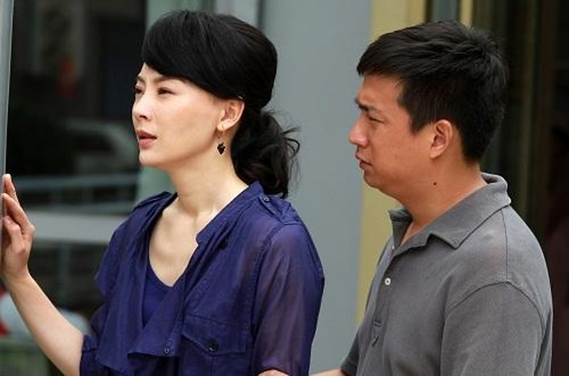 他前夫经常出差,她有时候晚上打电话过去,很多时候都