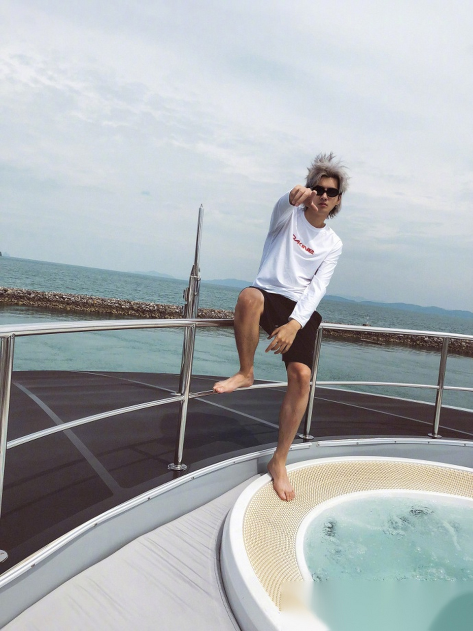 吴亦凡解锁新发型,你这么帅下去我的小心脏怎么办才好!