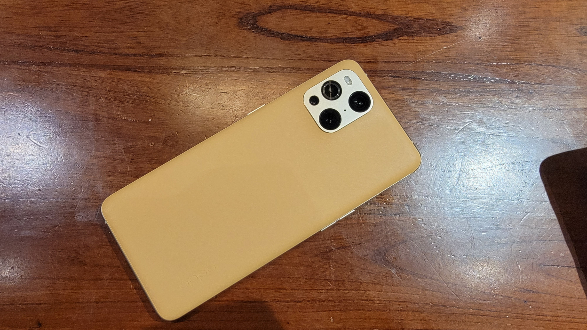 宇宙摩卡oppo find x3 上手oppo find x3 pro的宇宙摩卡配色,环形山