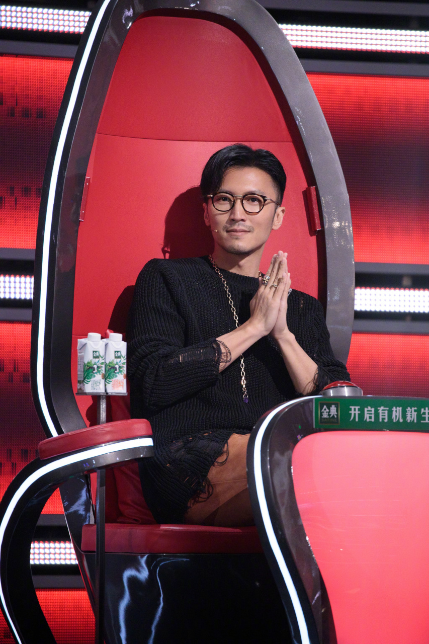 今晚21: 00浙江卫视#中国好声音#导师对战开启,跟随谢霆锋@锋味v一起