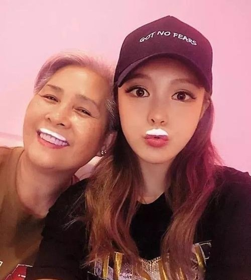 网友扒出周扬青家庭背景,这已经不是一般的有钱人了吧为啥要和罗志祥