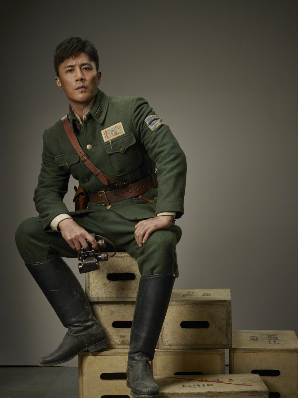 【淳属军装】@杜淳@杜淳 《八佰》谢团定妆照来啦[期待] 演员淳与军装