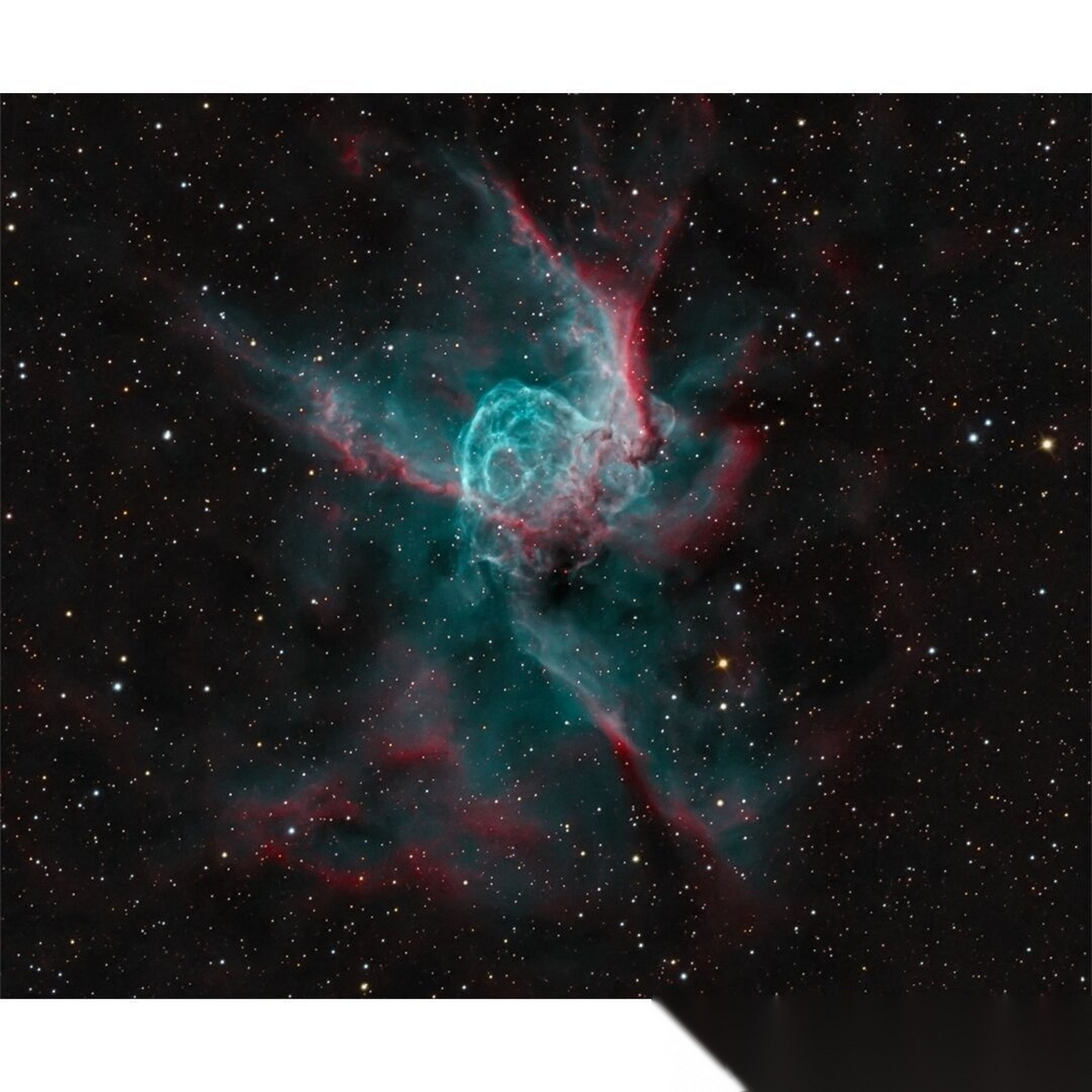 ngc 2359是位于大犬座的一个发射星云.