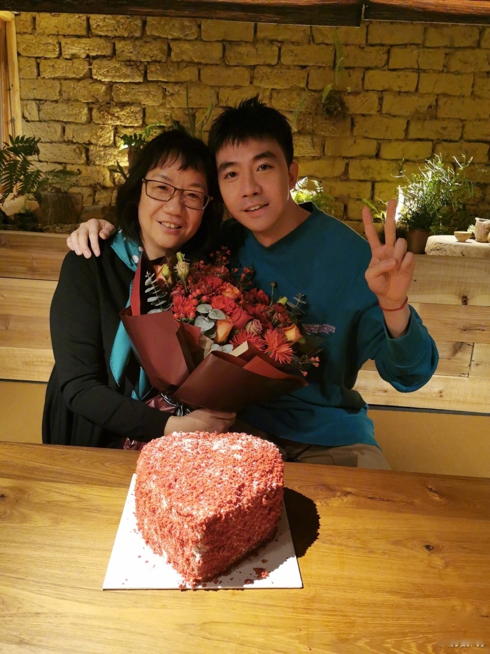 祝我的女神,我的妈妈,生日快乐!也希望大家都健健康康!
