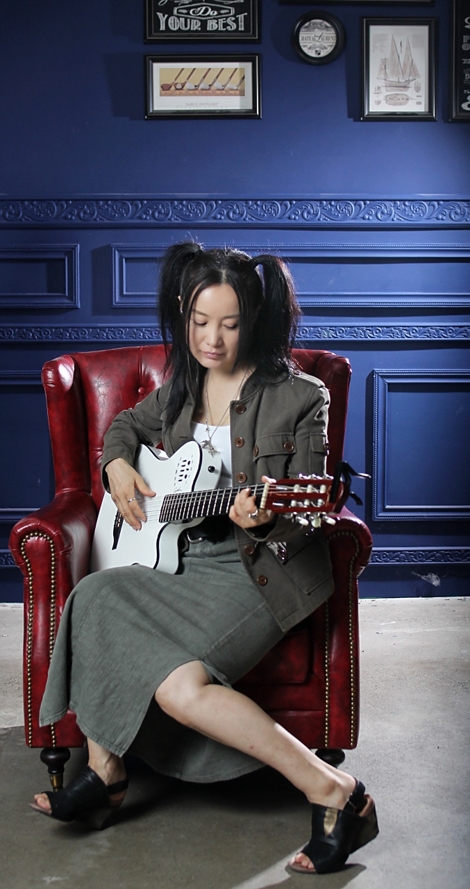 《做一个明媚的女子》-写于2019  斯琴格日乐  做