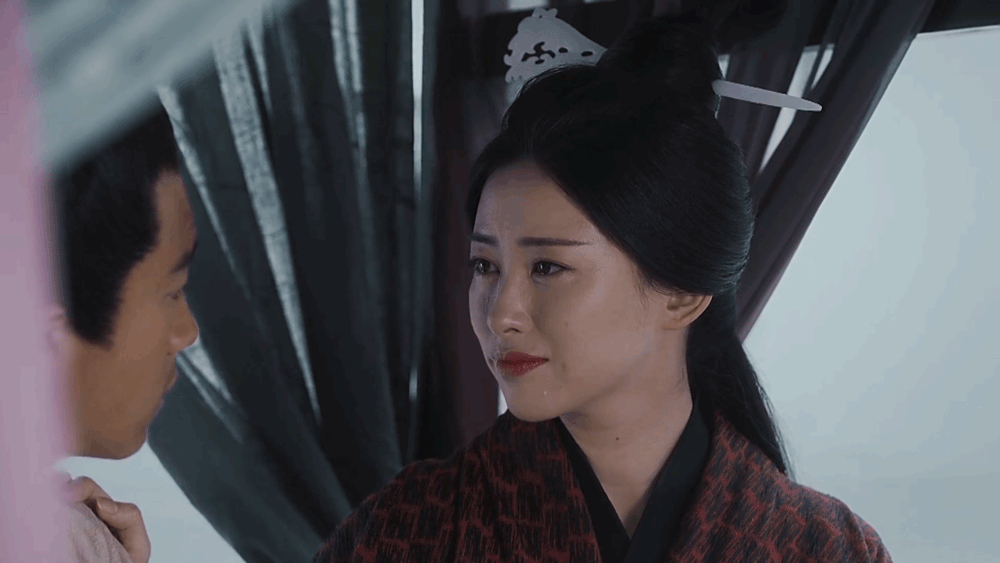 大秦赋#中@朱珠 饰演的赵姬回到咸阳后见到@辛柏青 饰演的赢异人,微