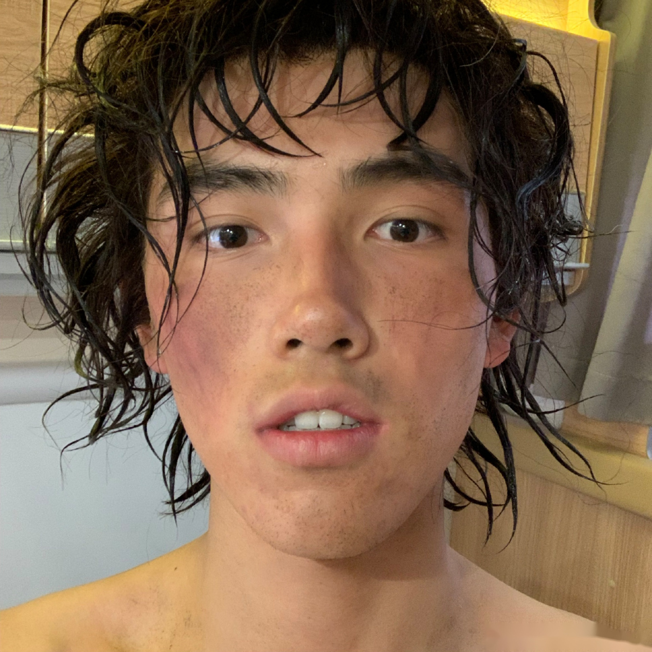 陈飞宇小时候也太可爱了吧,和现在相比完全看不出来小时候居然这么胖