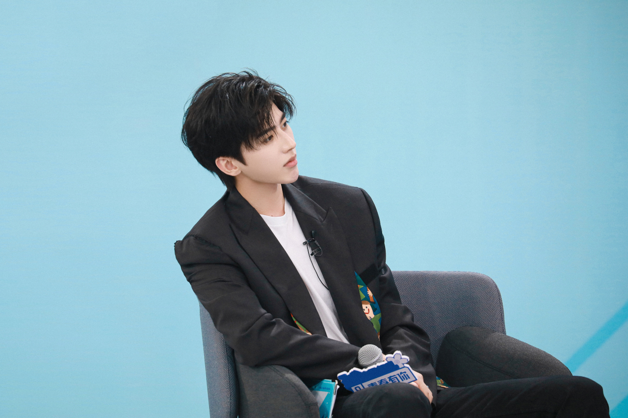 今晚#青春有你#2 敬请聆听 青春制作人代表@蔡徐坤 pd的故事