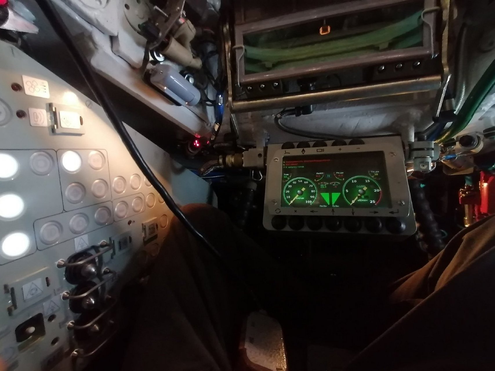 t-72b1ms白鹰的驾驶席