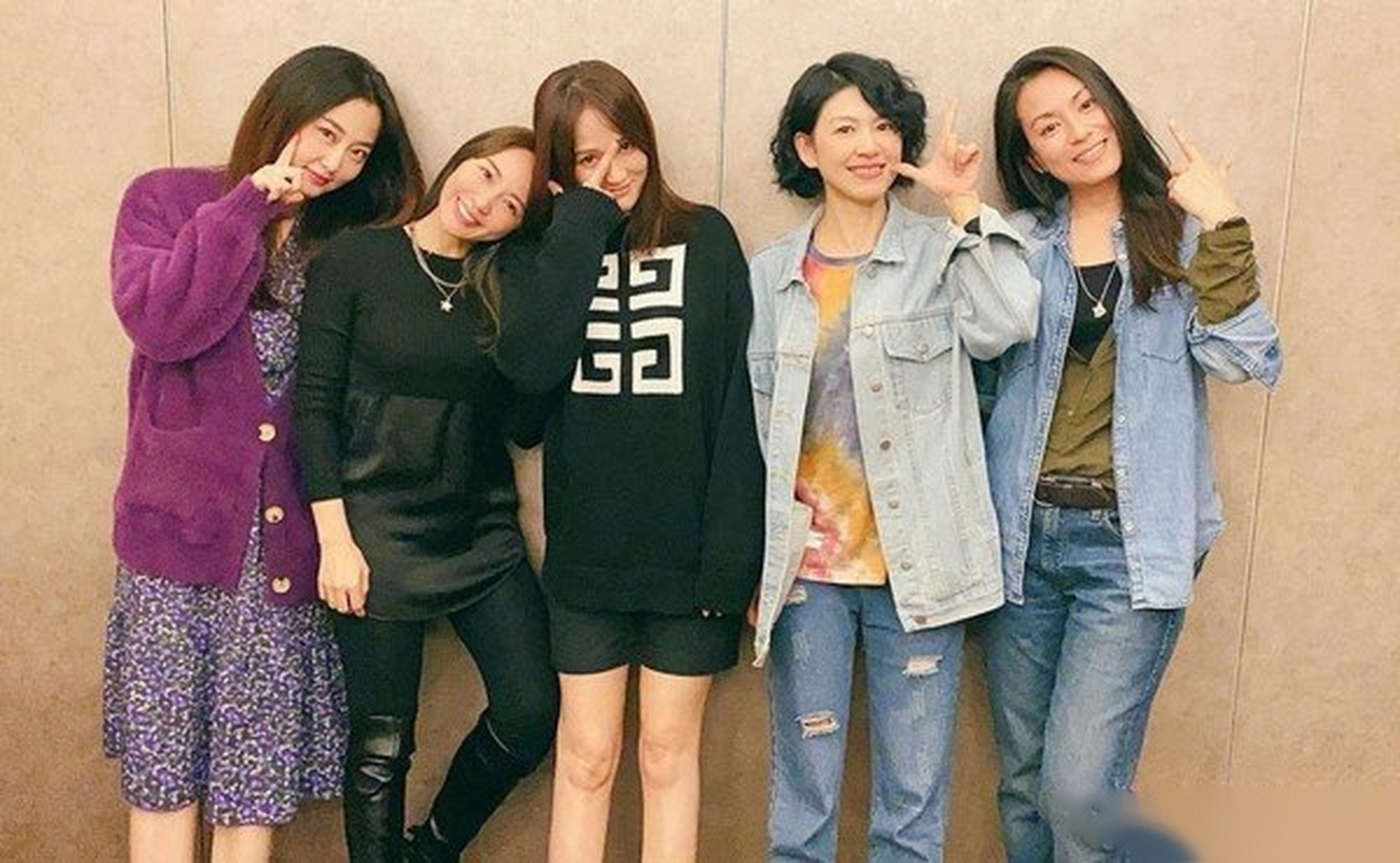 【七朵花合体为赖薇如庆生】30日,"七朵花"成员陈乔恩,赵小侨,馒头