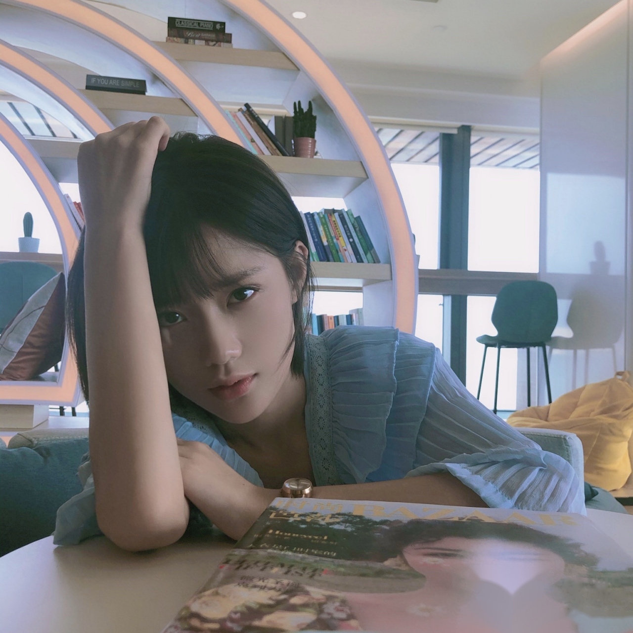 喜欢就拍下来恋恋小酒窝  短发小蓝孩 今晚也要飞进你的梦里.
