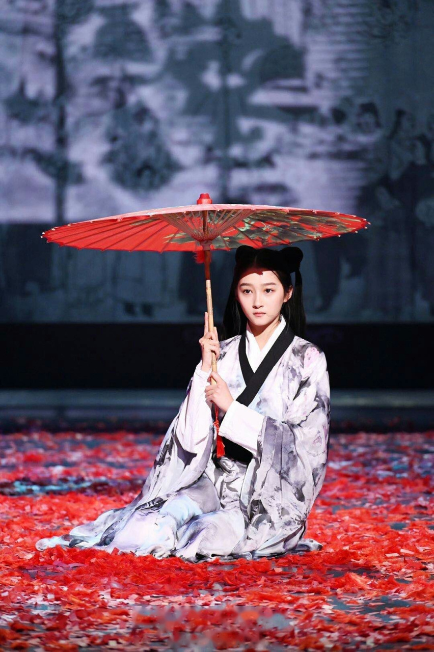 王牌对王牌#@关晓彤@关晓彤 再现《影》当中长公主青萍经典造型.