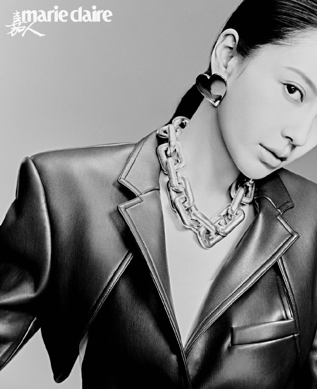 angelababy 嘉人marieclaire 6月刊封面大片,面纱西装,金属配饰.