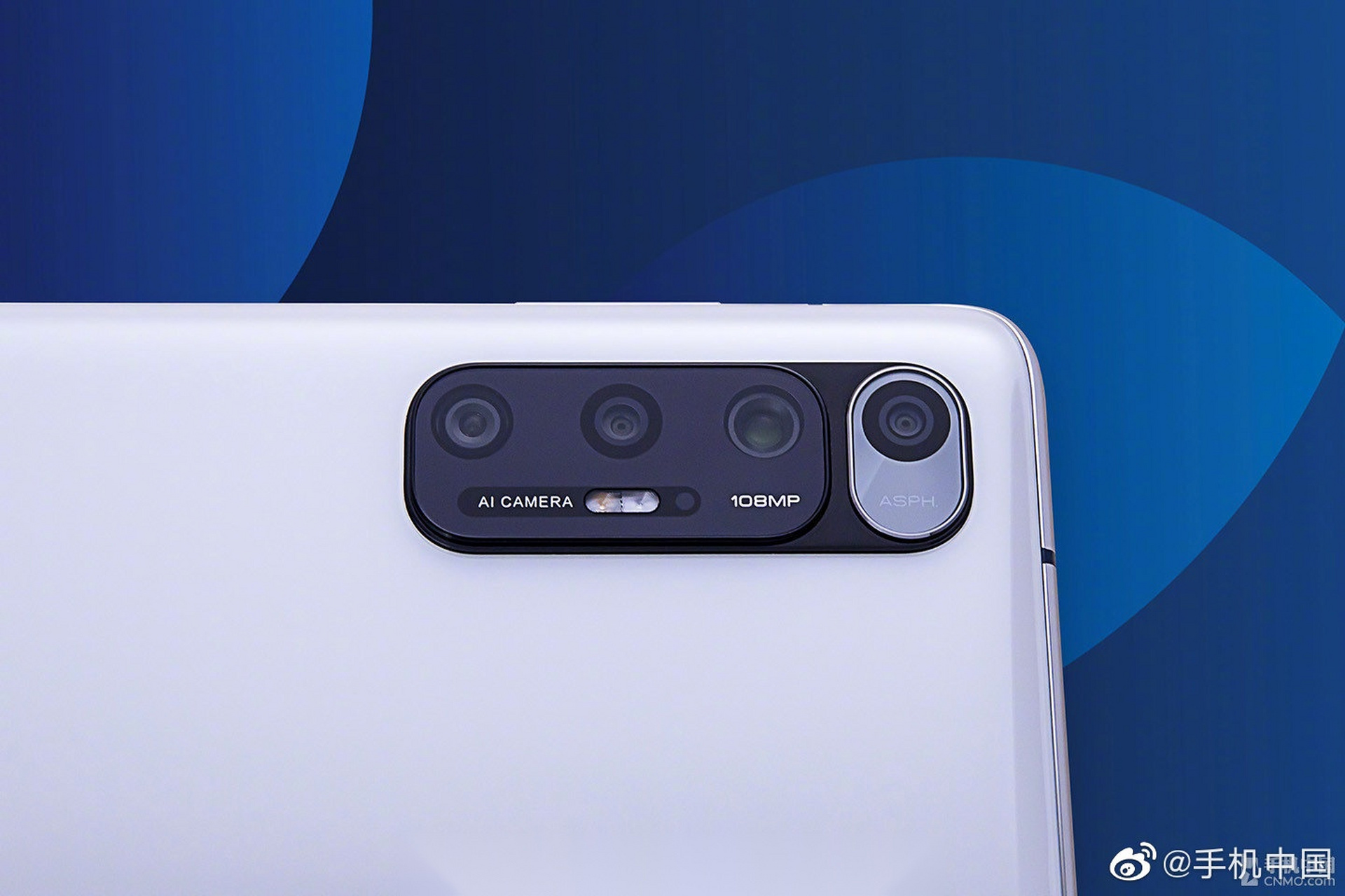 的外表和强悍的心】今天小米发布了旗下新款的"均衡旗舰"——小米10s