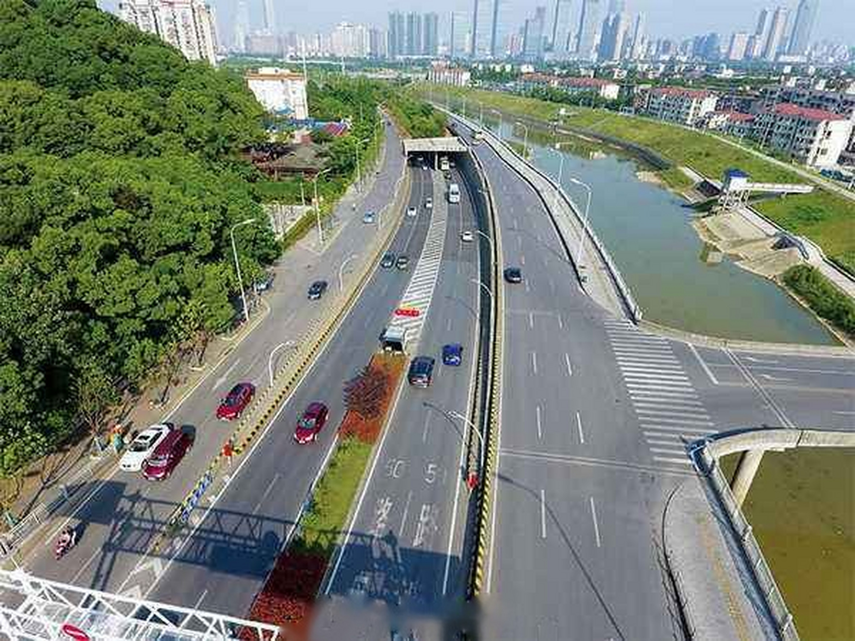 浏阳河隧道图片