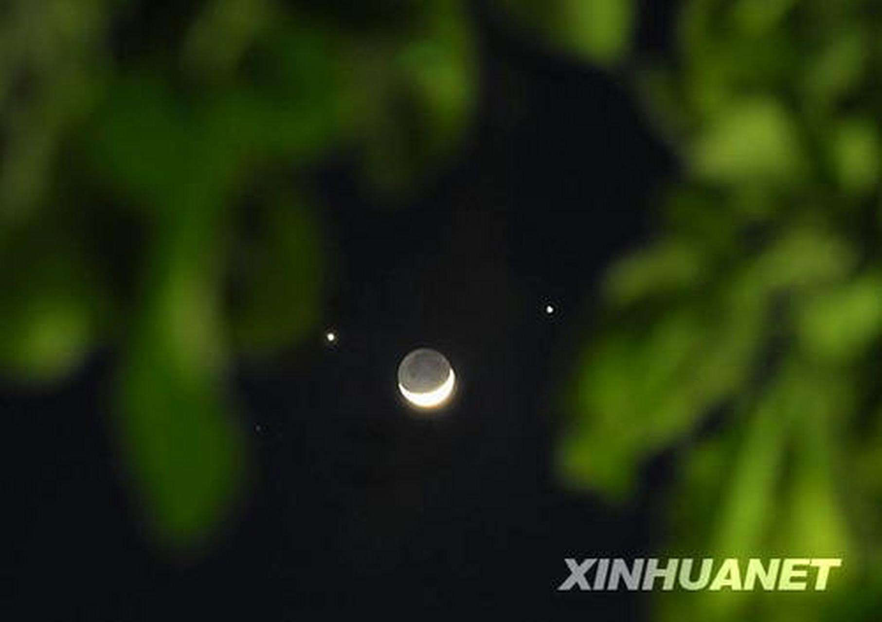 "双星伴月"19日天空组"红眼笑脸"】3月天宇最具观赏性的天象就要来了!
