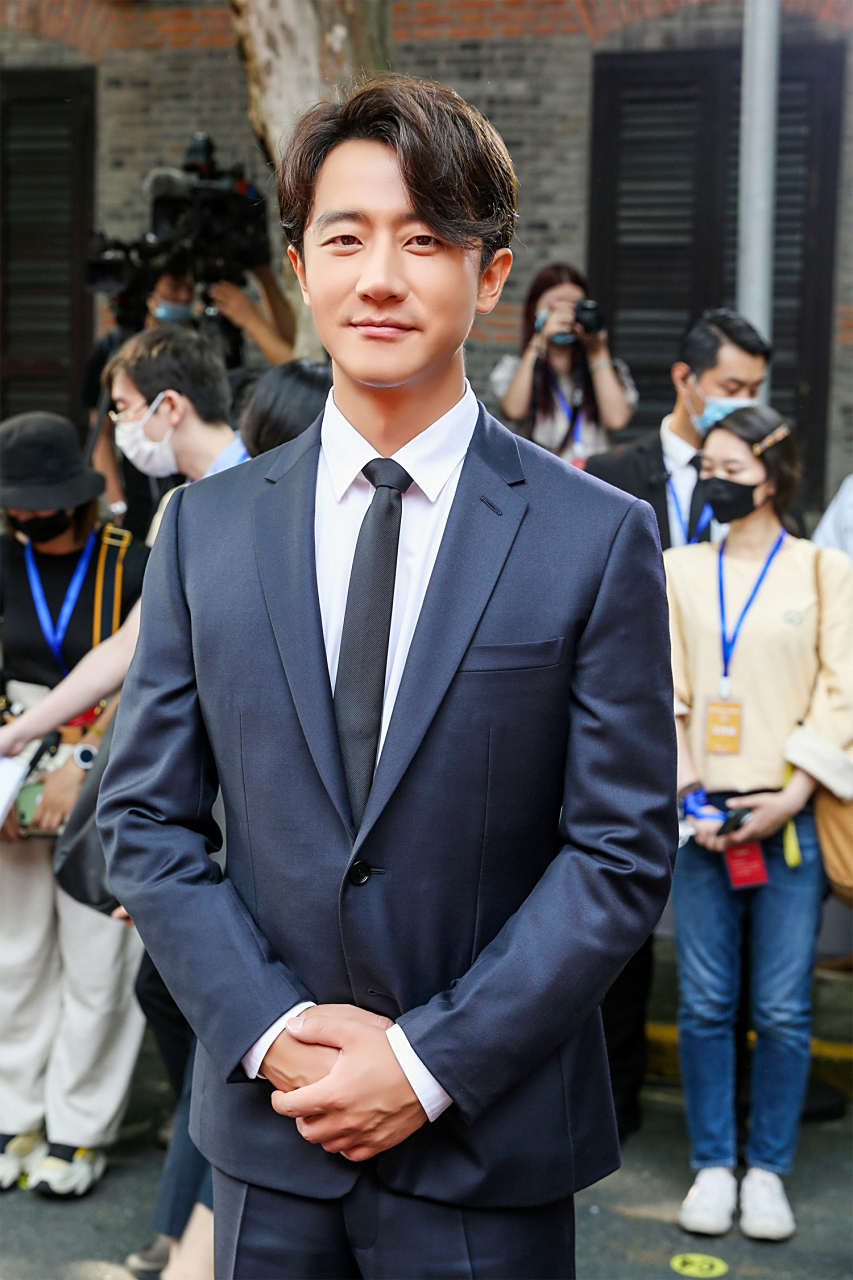 黄轩 @黄轩 出席建党百年献礼片电影1921电影-1921 开机发布会.