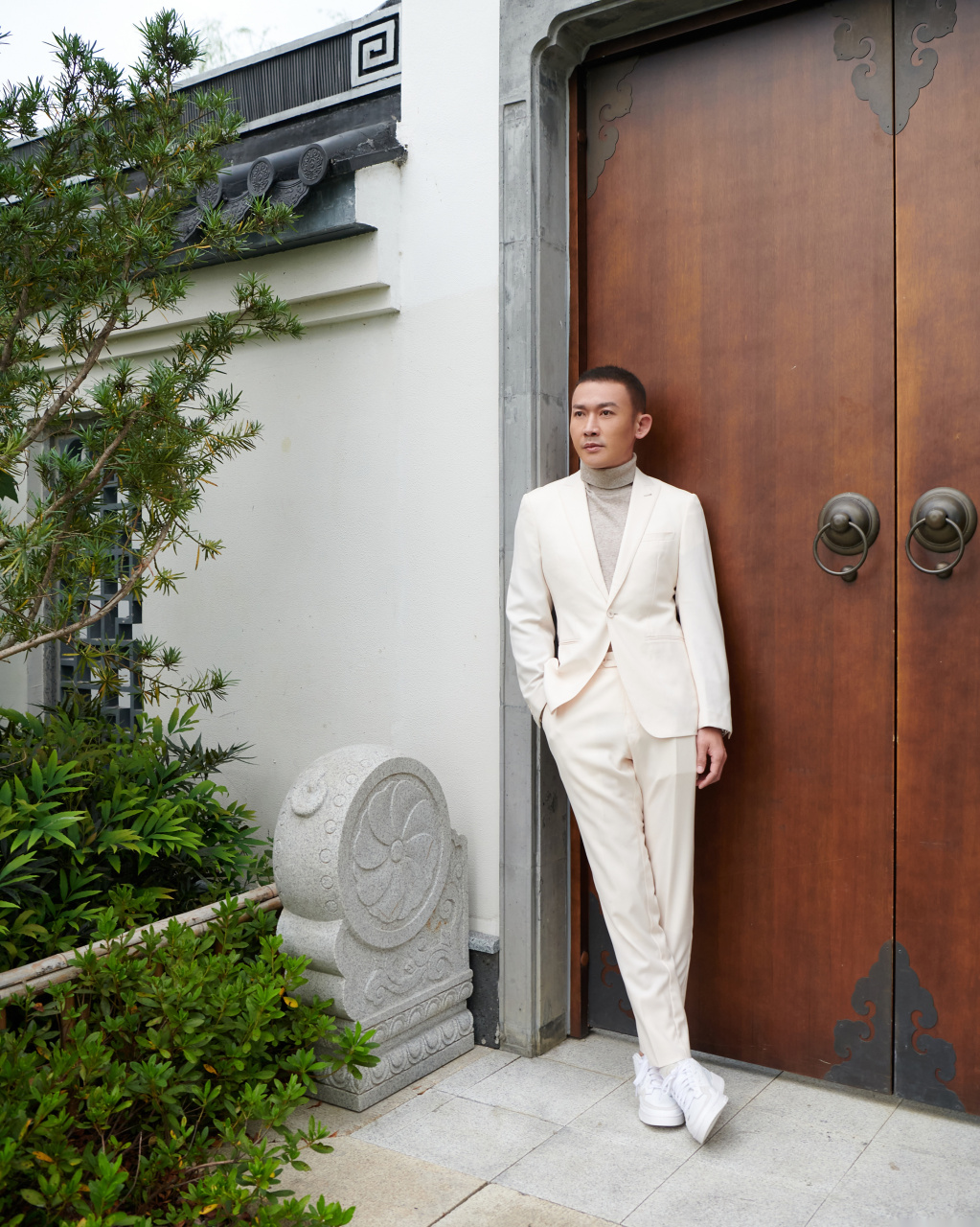 聂远 江南秋韵,分享六宫格白色西装的远boss@聂远